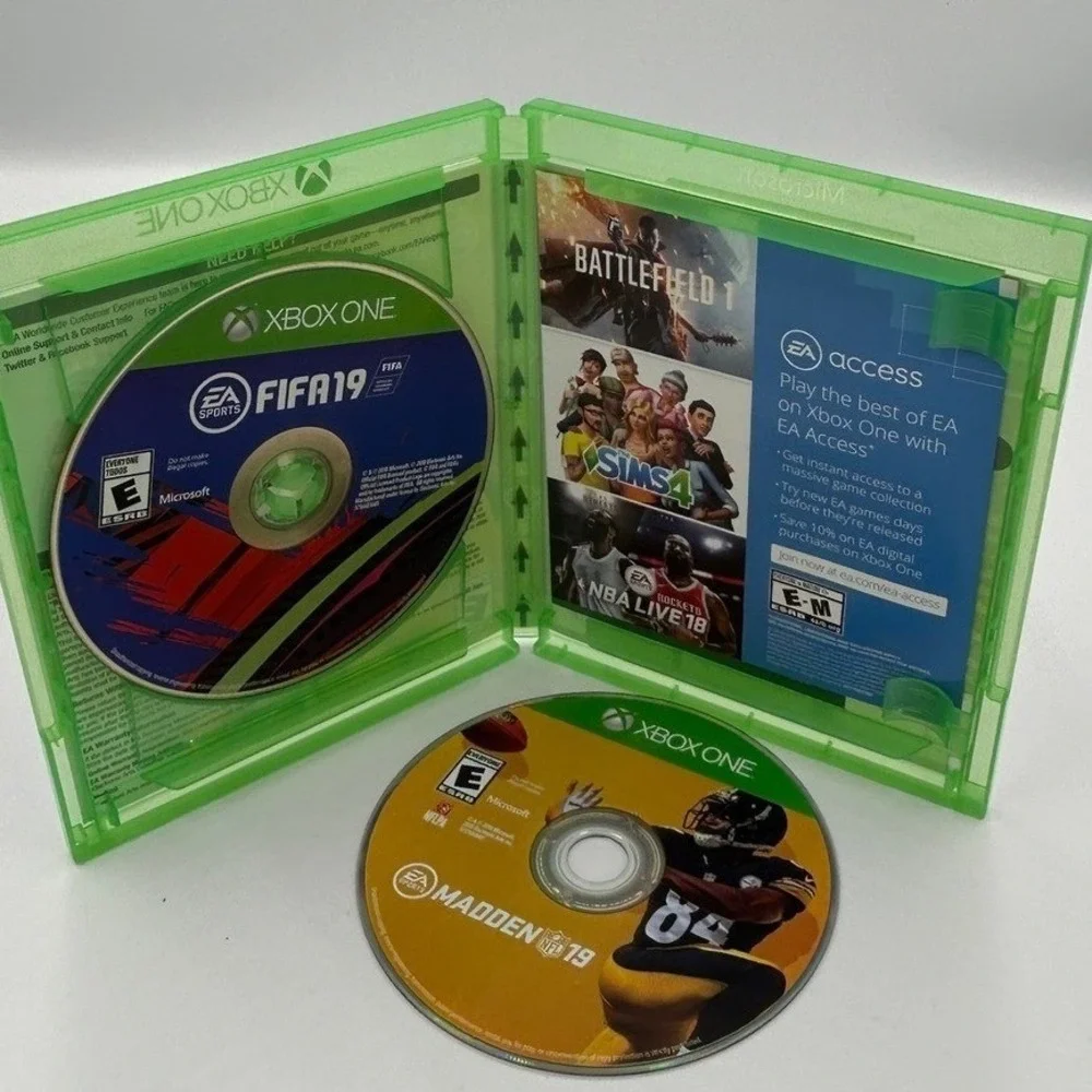 EA Sports Madden NFL 19 & FIFA 19‎ Xbox One Bundle Green Excellent 2-Disc Set